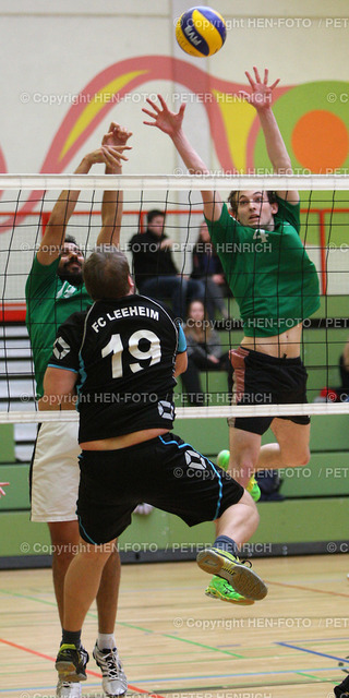 Volleyball Landesliga Herren | Volleyball Landesliga Herren TG Bessungen - FC Leeheim (3:2) 20150221 li 14 David May (TGB) Mi 19 Felix Meier-Merziger (L) re 4 Oliver Benneck (TGB) - copyright hen-foto - Realized with Pictrs.com