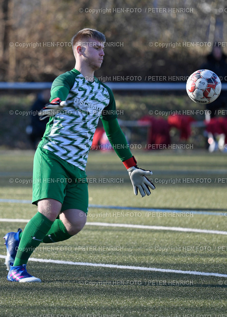 Fussball KOL DA GG KSG Brandau - RW Walldorf II © HEN-FOTO | Fussball Kreisoberliga Darmstadt Groß-Gerau KSG Brandau - RW Walldorf II (1:1) 27.02.2022 Abschlag 1 TW Jannik Treber (W) copyright by Peter Henrich HEN-FOTO - Realizzato con Pictrs.com