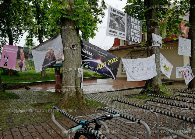 04.05.2022 Glückwünsche von Eltern zur Abiturprüfung 2022 | 04.05.2022 Viel Glück Alles Gute Wünsche von Freunden zum Abi 2022 auf Schilder Plakate am Gymnasium - Realizzato con Pictrs.com