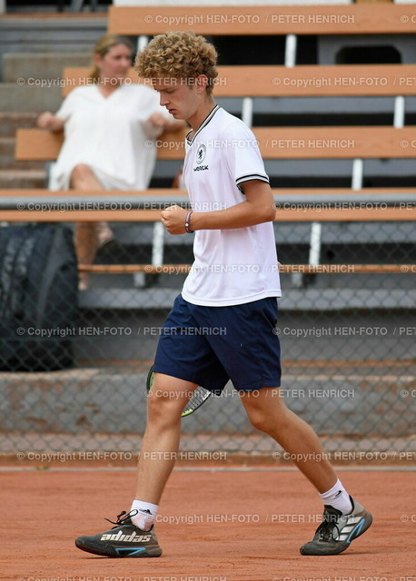 20220709-1324-tennis-u18-tecda-ftc-HEN-FOTO | 09.07.2022 - Tennis Junioren U18 6er Hessenliga TEC Darmstadt - FTC Palmengarten Frankfurt (9:0) Elliot Weiße (TEC DA) mit geballter Faust (Foto Peter Henrich) - Realized with Pictrs.com