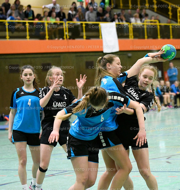 Handball weibliche Jugend B Vorqualifikation OL HSG Weiterstadt-Braunshardt-Worfelden | Handball weibliche Jugend B Vorqualifikation Oberliga HSG Weiterstadt-Braunshardt-Worfelden - HSG Langen 20170326 - v li 4 Helena Grujic (L) 2 Anne Hartwein (W) 6 Katharina Reinecke (L) 9 Nele Hübner (L) 11 Jule Krüger (W) - copyright HEN FOTO (Peter Henrich)  - Realized with Pictrs.com