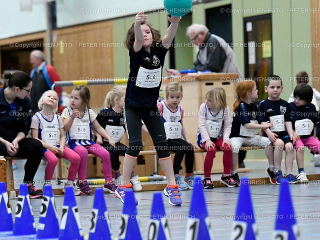 Kinderleichtathletik Nieder-Ramstadt | Kinderleichtathletik Nieder-Ramstadt 20170319 - TG Traisa Ballweitstossen Julia Wingefeld - copyright HEN FOTO (Peter Henrich)  - Realizzato con Pictrs.com