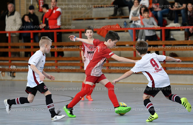 Halle Fussball Opel Brass Cup 2017 | Halle Fussball Opel Brass Cup 2017 Rot-Weiß Darmstadt - 1. FC Nürnberg - Mi 8 Tizian Link (RW) re 9 Jonas Elsner (N) - copyright HEN FOTO (Peter Henrich) - Realized with Pictrs.com