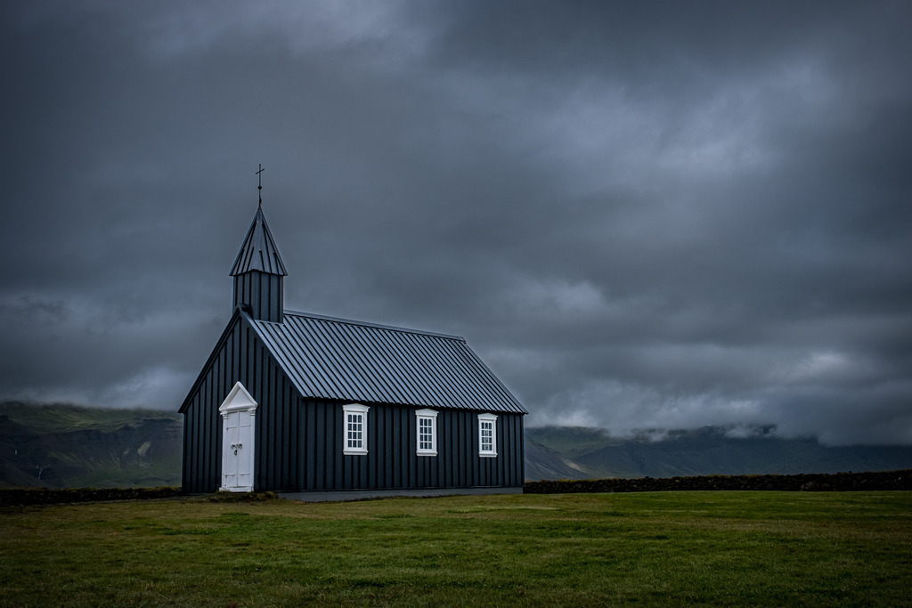 Boudoir black church | bielefoto - Realisiert mit Pictrs.com