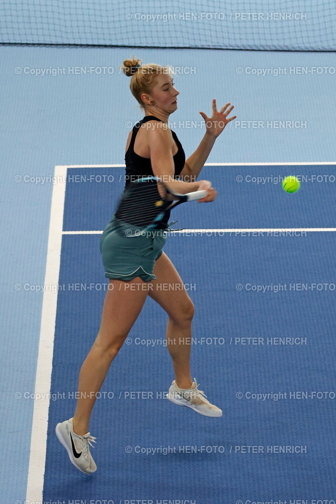 20231203-7084-tennis-bezm-HEN-FOTO | 03.12.2023 Darmstädter HallenTennis Bezirksmeisterschaften Aktive 2023 in Weiterstadt Halbfinale Damen Lilly Muraske TC Viernheim (Foto: Peter Henrich) - Realizzato con Pictrs.com