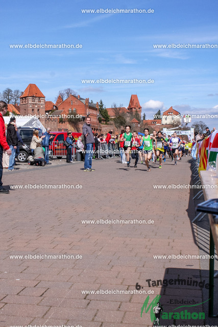 IMG_7096 | Willkommen im Bildershop des Tangermünder Elbdeichmarathons. Die Bilder wurden größtenteils mit Startnummern hinterlegt.  Bitte verwenden Sie die Suchfunktion ("Suche"-Button links oben). - Realized with Pictrs.com