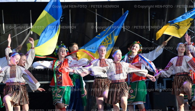 20220701-0402a-heinerfest-HEN-FOTO | 01.07.2022 - Darmstadt Impressionen Heinerfest 2022 2. Tag Konzertbühne Herrngarten Internationale Serenade mit preisgekrönter Kindertanzgruppe aus Partnerstadt Ushgorod (Foto Peter Henrich) - Realized with Pictrs.com