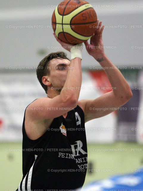 Basketball Oberliga Rossdorf -  | Basketball Oberliga Torros SKG Rossdorf - SGU Frankfurt (75:63) 20150322 Lucas Czwikla (SKG) - copyright hen-foto - Realizzato con Pictrs.com