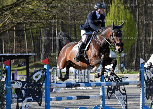 17.04.2022 Kranichstein Spring-Tour III Springturnier Dressurturnier | 17.04.2022 Reiten Darmstadt-Kranichstein Spring-Tour III Prüfung 22 Zwei-Phasen-Springprüfung Klasse S* Linus Geog Weber auf Hubertushofs Amerika vom RSC Dagobertshausen copyright HEN-FOTO Peter Henrich - Realizzato con Pictrs.com