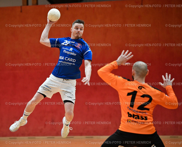 Handball Männer Landesliga HSG Bieberau-Modau II -  TSV Pfungstadt 06.02.2022 copyright by Peter Henrich HEN-FOTO | Handball Männer Landesliga HSG Bieberau-Modau II - TSV Pfungstadt (25:25) 06.02.2022 li 7 Meter 29 Tim Patrzalek 11 Treffer (Pf) re 12 Marinko Sevo (GB) copyright by Peter Henrich HEN-FOTO - Realized with Pictrs.com