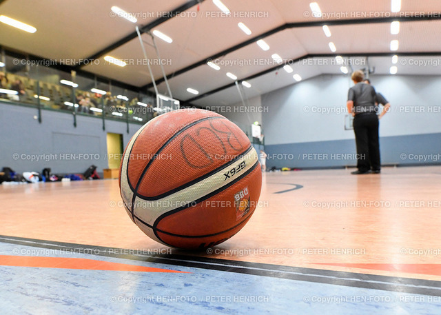 Basketball Damen Regionalliga Süd BG Darmstadt - Roßdorf - ASC Mainz 2 (63:68) 18.12.2021 copyright by Peter Henrich | Basketball Damen Regionalliga Süd BG Darmstadt - Roßdorf - ASC Mainz 2 (63:68) 18.12.2021 Auszeit Winterzeit Symbolbild copyright by Peter Henrich HEN-FOTO - Realizzato con Pictrs.com