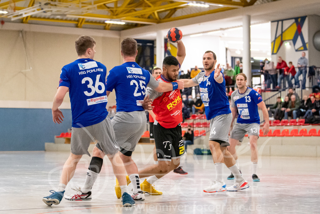 Oberliga Nord; HSG Wettenberg - HSG Pohlheim, 07.01.22 | Philippe Oyono Essam (#24 HSG Wettenberg), Florian Niclas (#14 HSG Pohlheim), Moritz Lambrecht (#25 HSG Pohlheim), Tom-Marcel Gilbert (#36 HSG Pohlheim), Stefan Lex (#13 HSG Pohlheim)

Oberliga Nord; HSG Wettenberg - HSG Pohlheim: Wettenberg, 07.01.22