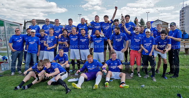 Fussball Männer KLB Dieburg Meister SV Münster II | Fussball Männer KLB Dieburg Meister SV Münster II 20170521 - Mannschaftsfoto Meisterfoto 2 - copyright HEN-FOTO - Realized with Pictrs.com