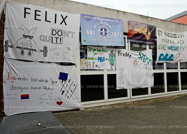 04.05.2022 Glückwünsche von Eltern zur Abiturprüfung 2022 | 04.05.2022 Viel Glück Alles Gute Wünsche von Freunden zum Abi 2022 auf Schilder Plakate am Gymnasium - Realized with Pictrs.com