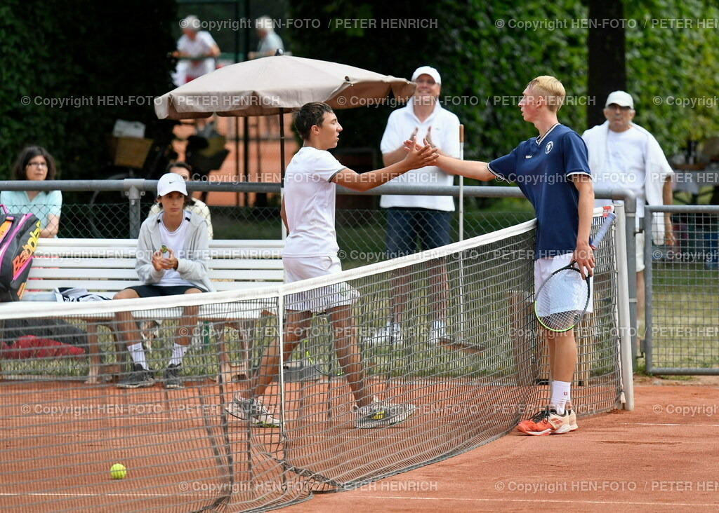 20220709-1541-tennis-u18-tecda-ftc-HEN-FOTO | 09.07.2022 - Tennis Junioren U18 6er Hessenliga TEC Darmstadt - FTC Palmengarten Frankfurt (9:0) v. li. Adrian Wiche (FTC) unterliegt Fynn Kirschner (TEC DA) 6:4 u. 6:0 (Foto Peter Henrich) - Realized with Pictrs.com