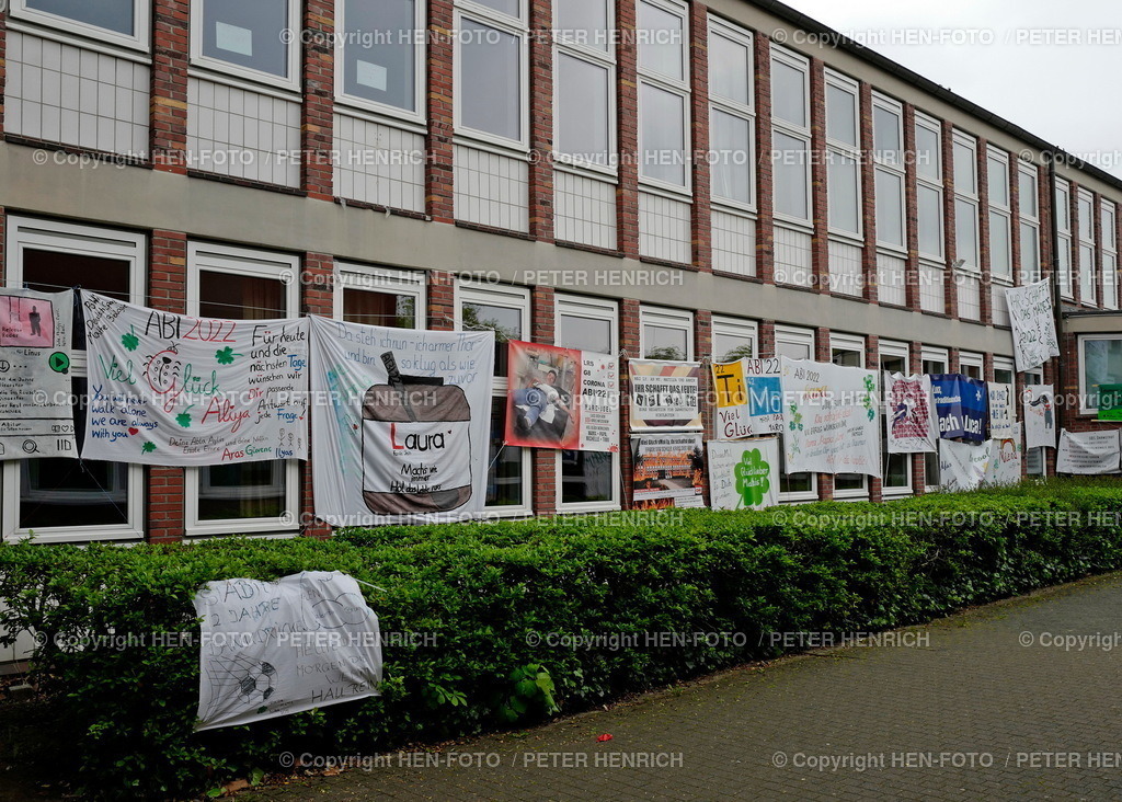 04.05.2022 Glückwünsche von Eltern zur Abiturprüfung 2022 | 04.05.2022 Viel Glück Alles Gute Wünsche von Freunden zum Abi 2022 auf Schilder Plakate am Gymnasium - Realizzato con Pictrs.com