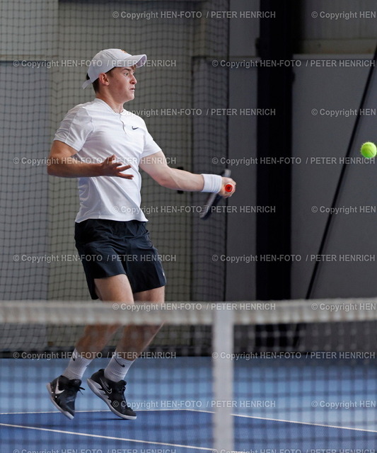 20231203-7166-tennis-bezm-HEN-FOTO | 03.12.2023 Darmstädter HallenTennis Bezirksmeisterschaften Aktive 2023 in Weiterstadt Halbfinale Herren Einzel Niklas Rübenach TVH Rüsselsheim (Foto: Peter Henrich) - Realizzato con Pictrs.com