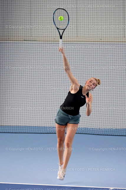 20231203-7041-tennis-bezm-HEN-FOTO | 03.12.2023 Darmstädter HallenTennis Bezirksmeisterschaften Aktive 2023 in Weiterstadt Halbfinale Damen Lilly Muraske TC Viernheim (Foto: Peter Henrich) - Realized with Pictrs.com