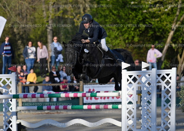 17.04.2022 Kranichstein Spring-Tour III Springturnier Dressurturnier | 17.04.2022 Reiten Darmstadt-Kranichstein Spring-Tour III Prüfung 22 Zwei-Phasen-Springprüfung Klasse S* 01432 Maximilian Krauß auf Indy 41 vom RFV Groß-Zimmern copyright HEN-FOTO Peter Henrich - Realized with Pictrs.com