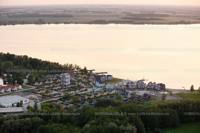 Mueritz11058015Rechlin | Luftbild, Ferienpark Rechlin mit Kapitaenshaeusern, Mueritzturm und Marina am Claassee, Rechlin, Mueritz, Mecklenburg-Vorpommern, Germany, Europa