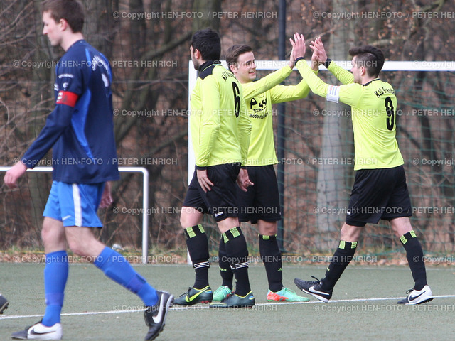 Fussball KA Darmstadt SKG Ober-Beerbach - KSG Brandau | Fussball KLA Darmstadt SKG Ober-Beerbach - KSG Brandau 20150315 Mi 3 Jens Schuchmann (Br) re 9 Yannik Vanasco (Br) Torjubel - copyright hen-foto - Realizzato con Pictrs.com