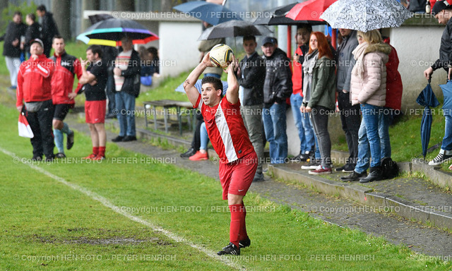 Fussball Kreisliga A Dieburg KLA Dieburg 7.5.2017 | Fussball Kreisliga A Dieburg KLA Dieburg 7.5.2017 FSV Spachbrücken - TSV Langstadt 20170507 (0:4) Einwurf 11 rot Dominic Steidl (Sp) - copyright HEN-FOTO - Realized with Pictrs.com