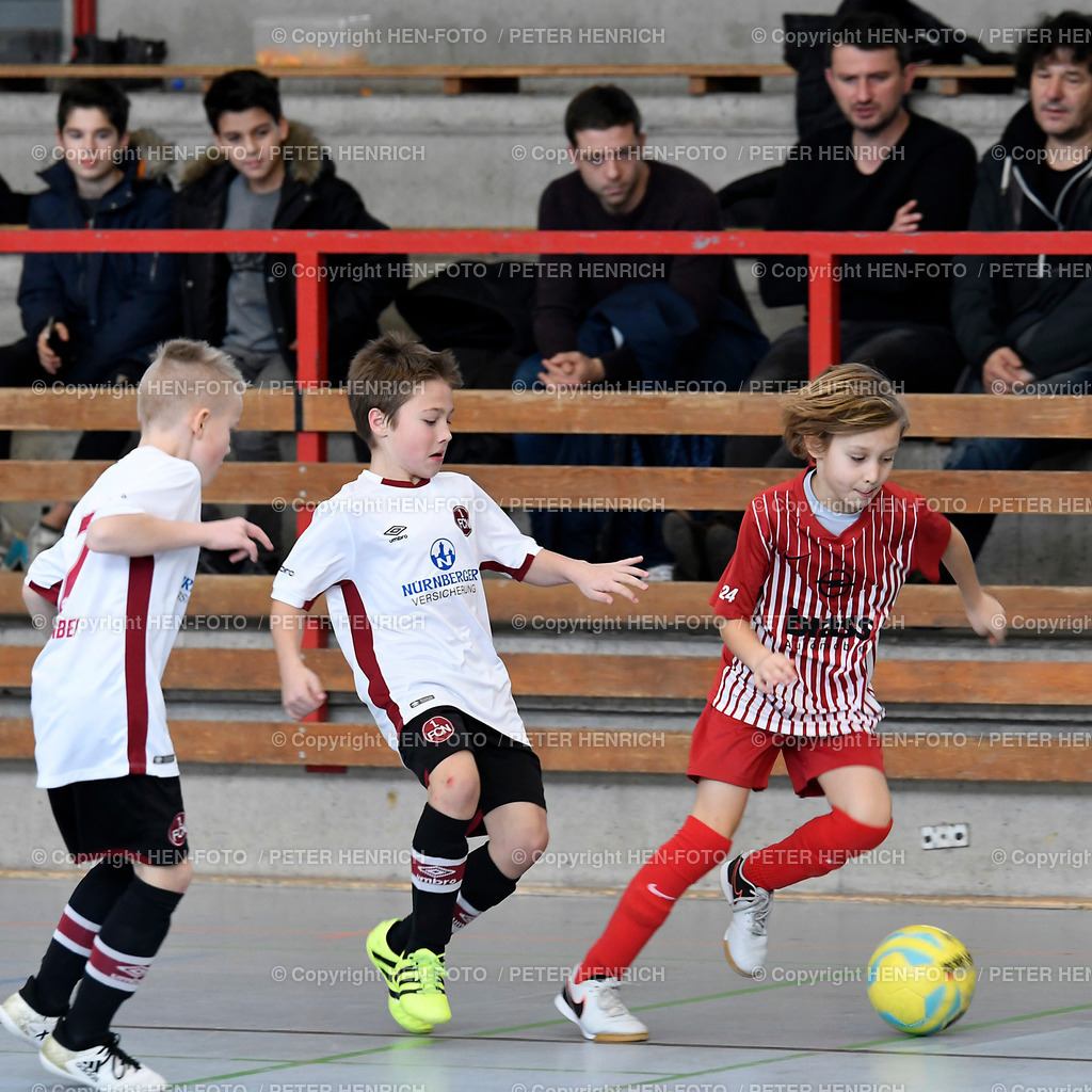 Halle Fussball Opel Brass Cup 2017 | Halle Fussball Opel Brass Cup 2017 Rot-Weiß Darmstadt - 1. FC Nürnberg Mi 9 Jonas Elsner (N) re 11 Tim Teschner (RW) - copyright HEN FOTO (Peter Henrich) - Realized with Pictrs.com