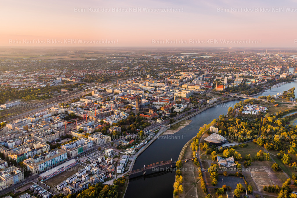 Magdeburg-1375 | Luftbild Magdeburg Elbe Abenddämmerung - Realisiert mit Pictrs.com