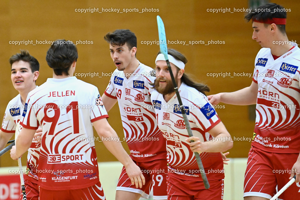 VSV Unihockey vs. KAC Floorball 26.3.2022 | Jubel KAC Floorball Mannschaft, Peter Mack, Leon Lekas, Nikita Münch, Nico Jellen