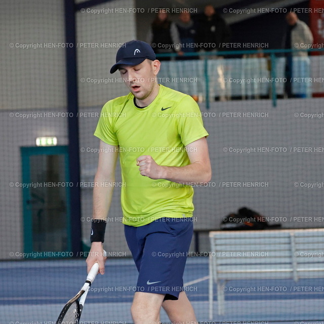 20231203-7323-tennis-bezm-HEN-FOTO | 03.12.2023 Darmstädter HallenTennis Bezirksmeisterschaften Aktive 2023 in Weiterstadt Halbfinale Herren Einzel Marek Flinner TV Rüsselsheim-Haßloch (Foto: Peter Henrich) - Realizzato con Pictrs.com