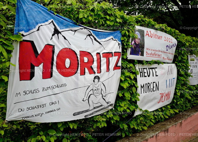 04.05.2022 Glückwünsche von Eltern zur Abiturprüfung 2022 | 04.05.2022 Viel Glück Alles Gute Wünsche von Freunden zum Abi 2022 auf Schilder Plakate am Gymnasium - Realizzato con Pictrs.com