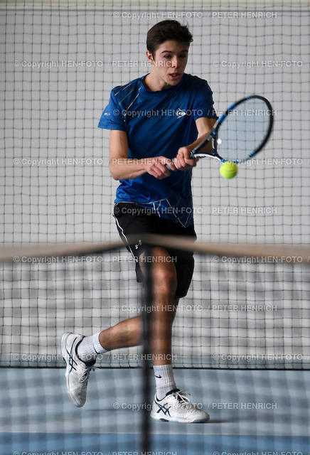 Tennis Bezirksmeisterschaft Jugend 2017 Halle Weiterstadt | Tennis Bezirksmeisterschaft Jugend 2017 Halle Weiterstadt Finale U18 Bradley Eidenmüller TC Lorsch - copyright HEN FOTO (Peter Henrich) - Realized with Pictrs.com