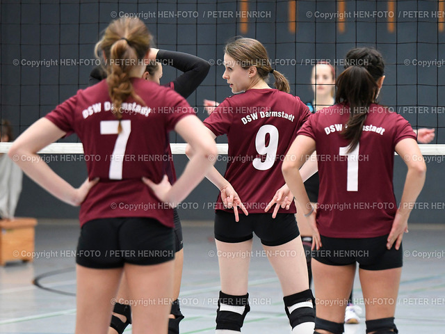 Volleyball Landesliga Damen TV Zeilhard – DSW Darmstadt II | Volleyball Landesliga Damen TV Zeilhard – DSW Darmstadt II 20170122 - Mitte 9 Zeichensprache Kerstin Malobabic DSW II - copyright HEN FOTO (Peter Henrich) - Realizzato con Pictrs.com