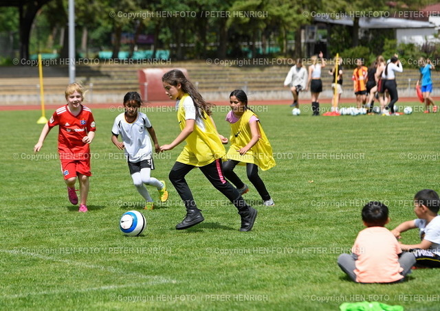 20220521-3882-mädchenfussball-HEN-FOTO | 21.05.2022 Tag des Mädchenfussballs Tag der offenen Tür bei TSV Pfungstadt mit Übungen und freiem Spiel auf kleine Tore - Realized with Pictrs.com