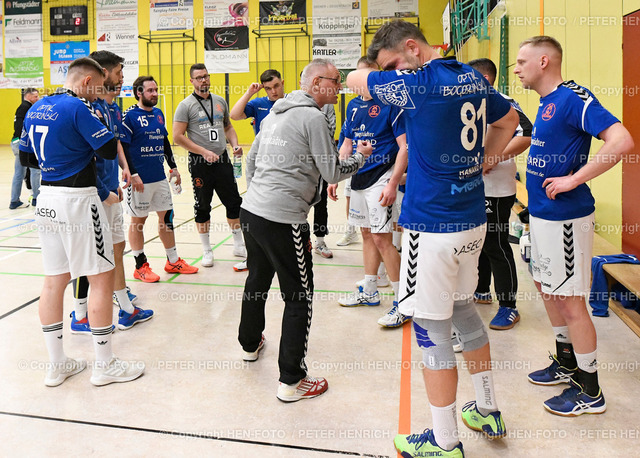 Handball Landesliga Männer TSV Pfungstadt - TuS Griesheim © HEN-FOTO | Handball Landesliga Männer TSV Pfungstadt - TuS Griesheim (33:31) am 26.02.2022 (Hessen) Mitte Trainer Rolf König (Pf) copyright by Peter Henrich HEN-FOTO - Realized with Pictrs.com