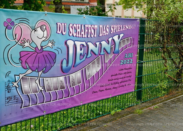 04.05.2022 Glückwünsche von Eltern zur Abiturprüfung 2022 | 04.05.2022 Viel Glück Alles Gute Wünsche von Freunden zum Abi 2022 auf Schilder Plakate am Gymnasium - Realized with Pictrs.com